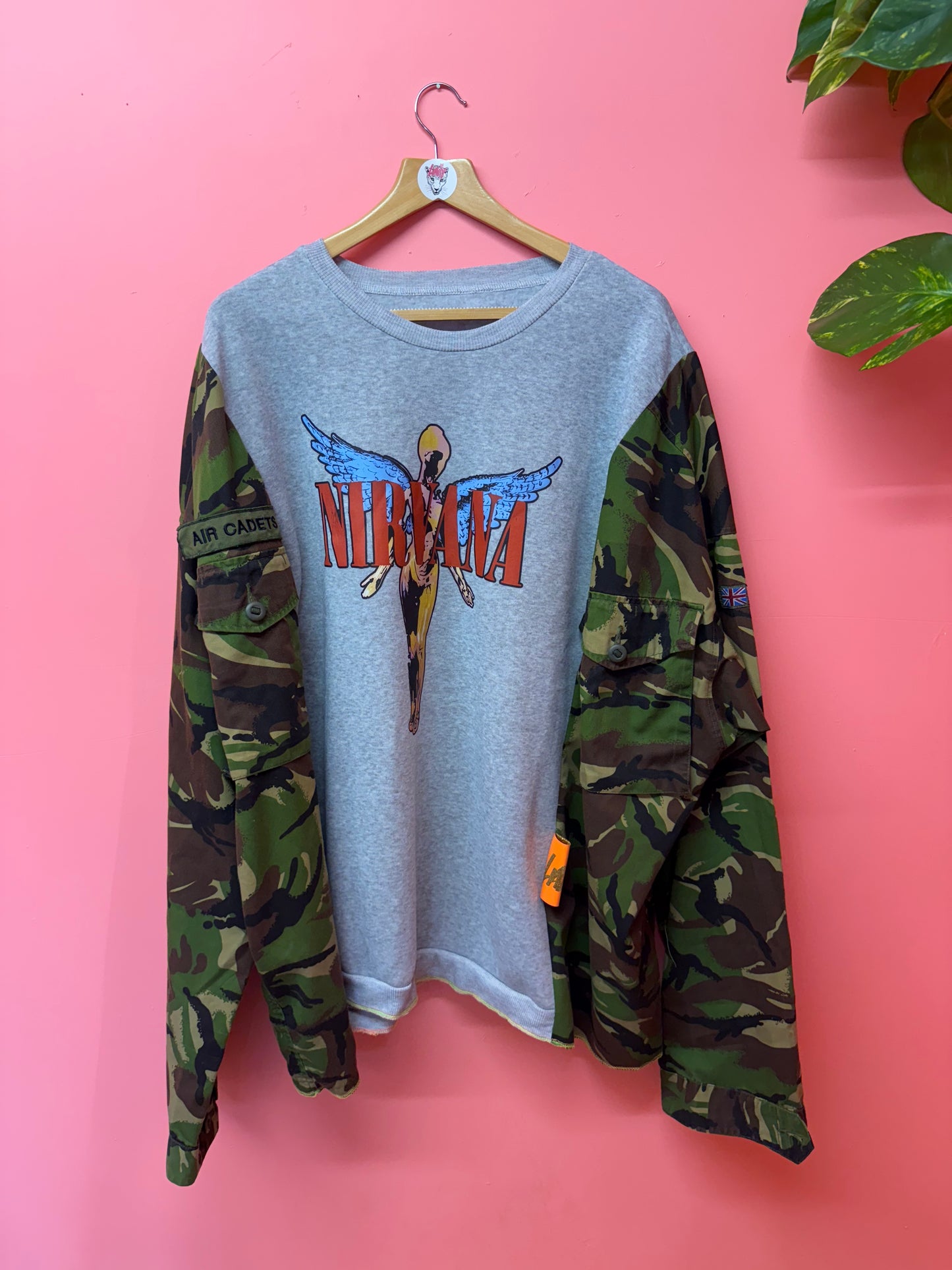 Nirvana lazy top