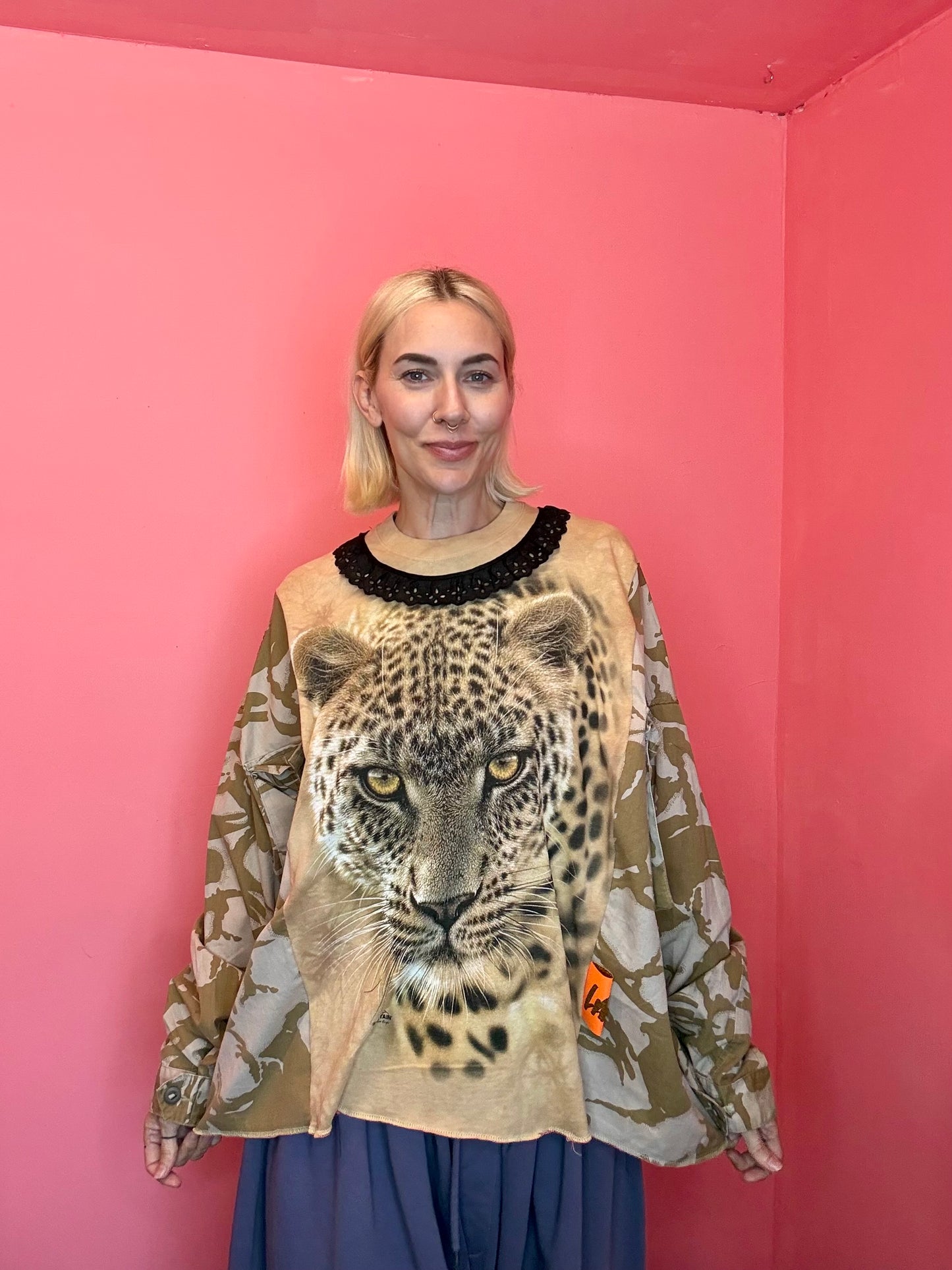 Leopard lazy top
