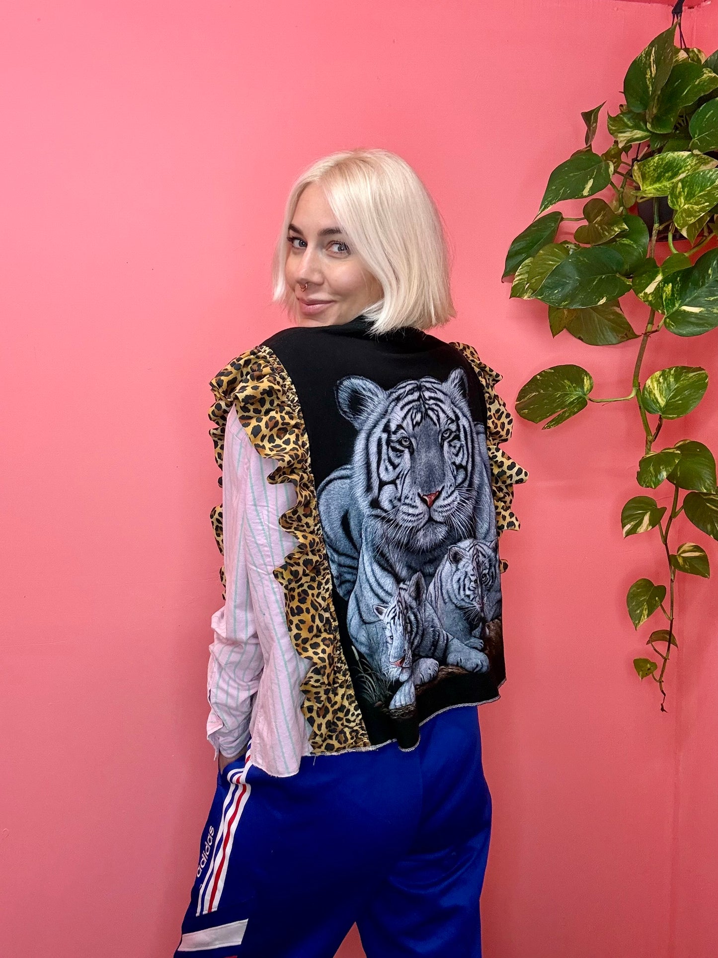 Tiger frill lazy