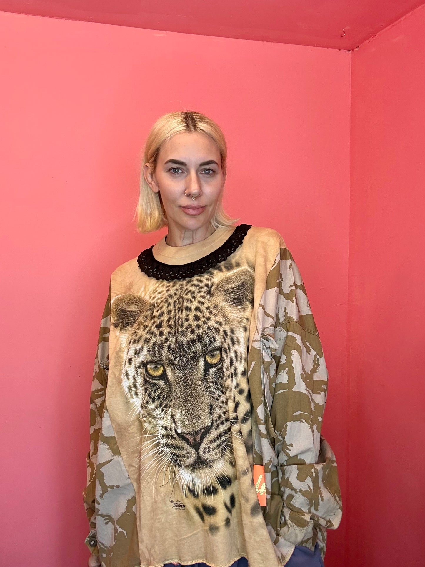 Leopard lazy top