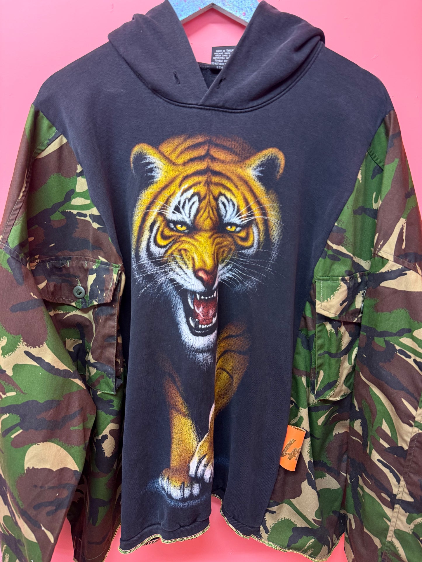 Tiger lazy top